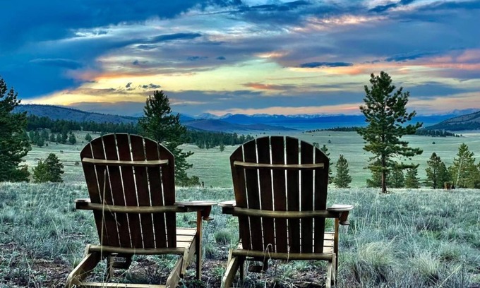 Hartsel Cabin | Custom log cabin tucked away in private forest