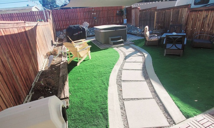 Victorville Apartment | Cute 1 bdrm studio. Perfect to get away from the hustle and bustle of city life.