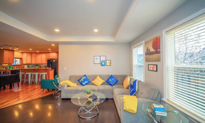 Albany House | Cute Artsy7 large parking near parks 20mins to OSU