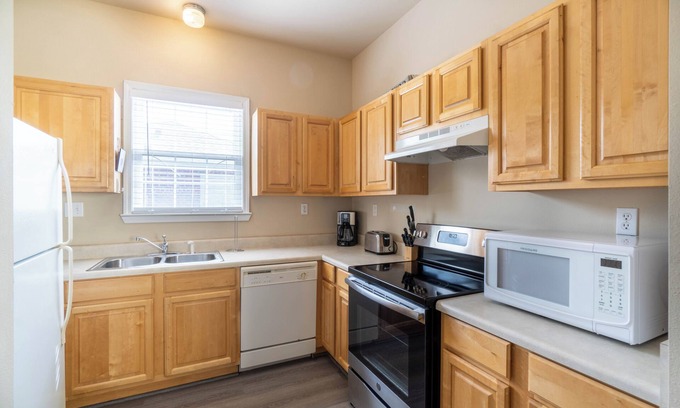 Old East Hill House | Cute Cottage | 2 Bed, 1 Bath