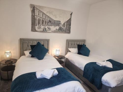 Runnymede Apartment | Cute Cottage in Egham Heathrow- 7 Guests 3 bedrooms