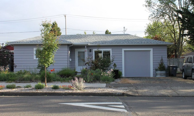 Southeast Eugene House | Cute & Cozy 2-Bedroom in SE Eugene
