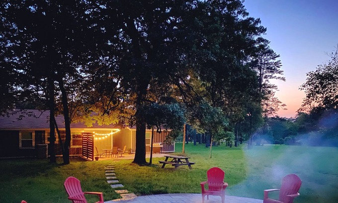 Crockett Cottage | Cute & Cozy Cabin w/ hot tub, huge firepit, foosball and quiet seclusion!