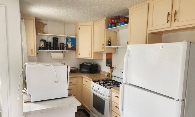 Minneapolis Apartment | Cute, cozy, colorful, small duplex unit