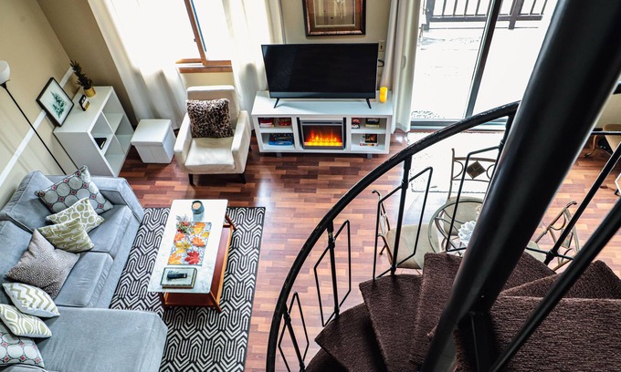 Vernon House | Cute & Cozy Townhouse minutes away from Minerals and Mountain Creek Ski Resort