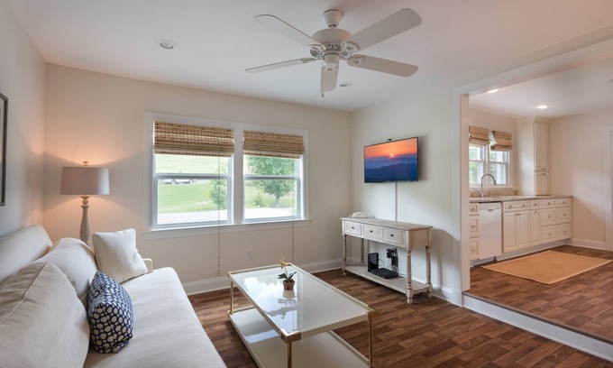 Boone Cottage | Cute Little Bungalow Close To Town With All The Amenities You Could Ask For