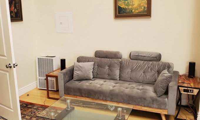 West Oakland Condo | cute live work unit in Oakland condo