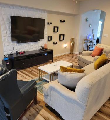 Kyle House | Cute room in Kyle 15 mins to Austin Door 2