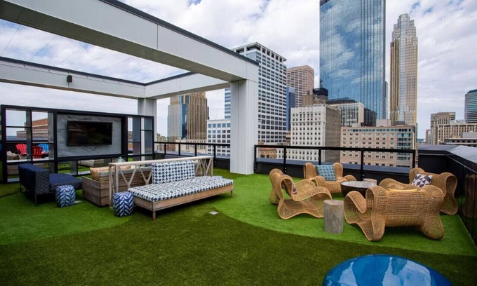 Downtown Minneapolis Apartment | CW Studio Sky Lounge Rooftop Pool Gym G