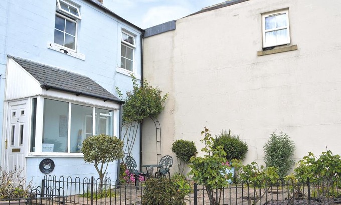 Warkworth House | Cygnet Cottage