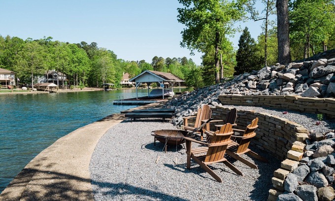 Hot Springs Village House | Cyrus House on Lake Balboa - 450 Feet of waterfront! Sleeps 10