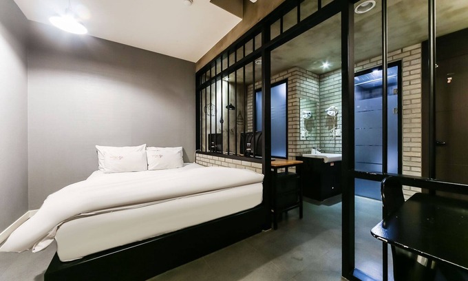 Daemyeong-dong Hotel | Daegu Daemyeongdong 9h