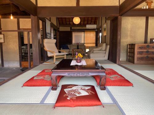 Yashima-higashi Machi Apartment | dannouraしげの里 1棟貸切 築120年古民家 バーベキュー 海が見える駐車場無料