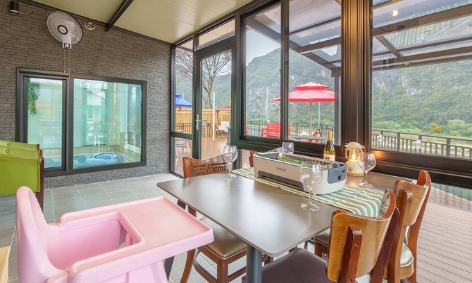 Danyang House | Danyang Greennarae Dokche Poolvilla Pens