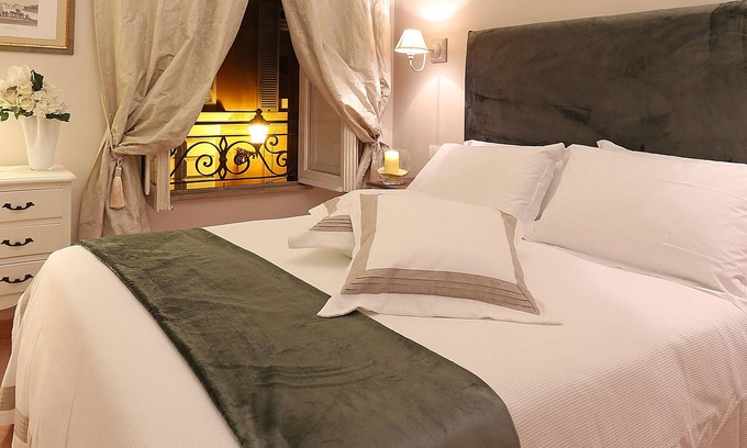 Rione III Colonna Apartment | Daplace - Ottavia Apartment