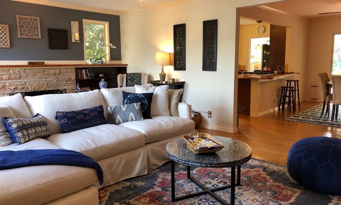 Oak Park House | Darling and Quiet Uptown, w/Garage, Pet Friendly, Walkable, Gated Yard