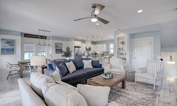 Cinnamon Shore House | Darling Beach Home on Fishing Lake w/Access to Cinnamon Shore Amenities!
