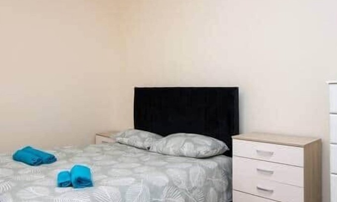 Shirley House | Darwin road guest house room 3