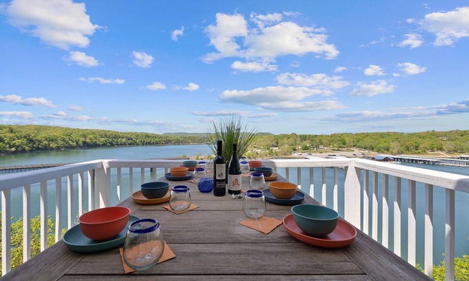 Eagle Rock House | Daves Eureka: Magnificent Views of Table Rock Lake, 15min from Eureka Springs AR
