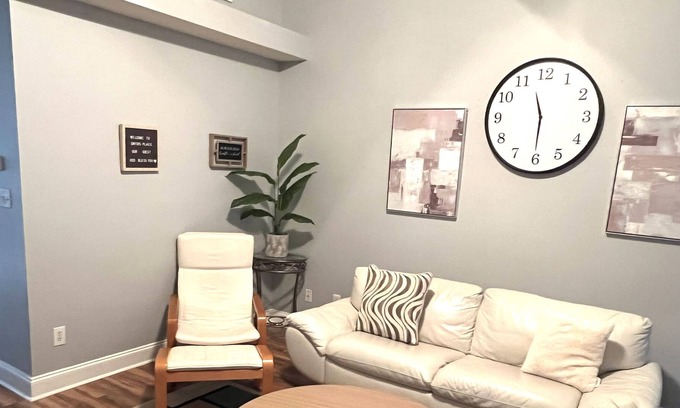 Charlotte House | "David's Place ". A spacious and relaxing 3bedrooms, 3beds, 2baths Townhome