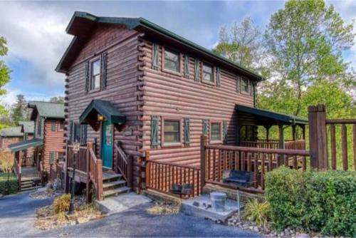 Hemlock Hills House | Day Dreamer Cabin W Views By Beyond Expectations