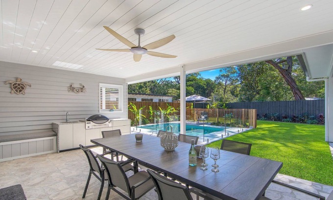 Pearl Beach House | Daybreak Cottage by HolidayCo.
