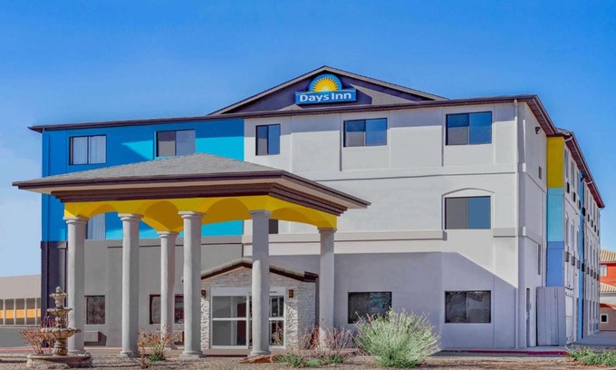 Bernalillo Hotel | Days Inn by Wyndham Bernalillo