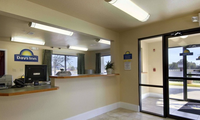 Centre Hotel | Days Inn by Wyndham Centre