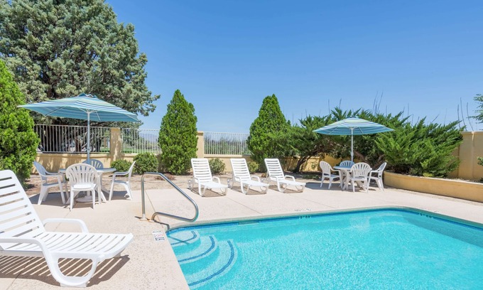 Deming Hotel | Days Inn by Wyndham Deming