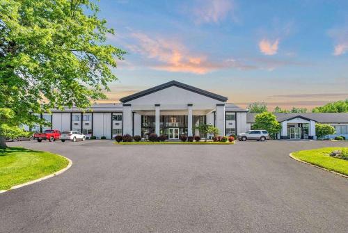Erie Hotel | Days Inn by Wyndham Erie