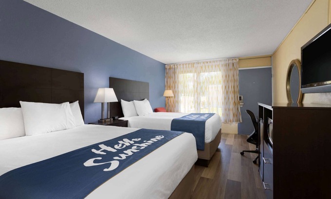 Greensboro Hotel | Days Inn by Wyndham Greensboro Airport