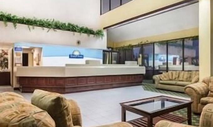 Castleton Hotel | Days Inn by Wyndham Indianapolis Northeast