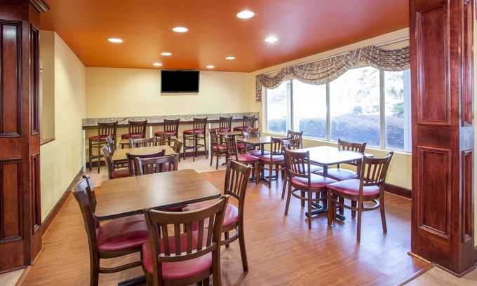 Marietta Hotel | Days Inn by Wyndham Marietta-Atlanta-Delk Road