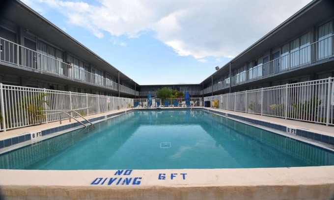 Stuart Hotel | Days Inn by Wyndham Stuart