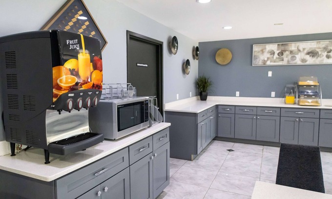 College Park Hotel | Days Inn By Wyndham College Park Atlanta Airport South