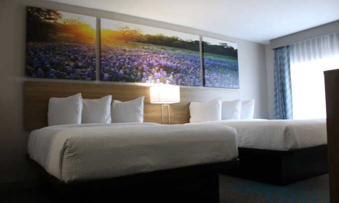 Waco Hotel | Days Inn by Wyndham Waco University Area