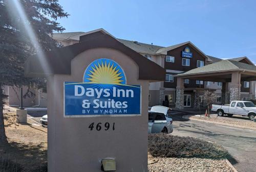 Castle Rock Hotel | Days Inn & Suites by Wyndham Castle Rock