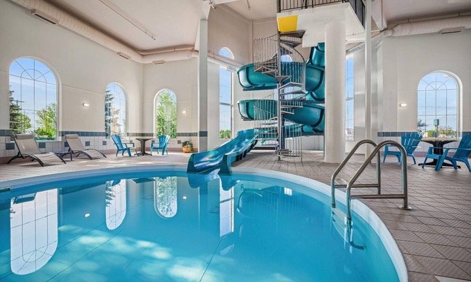 Winkler Hotel | Days Inn & Suites by Wyndham Winkler