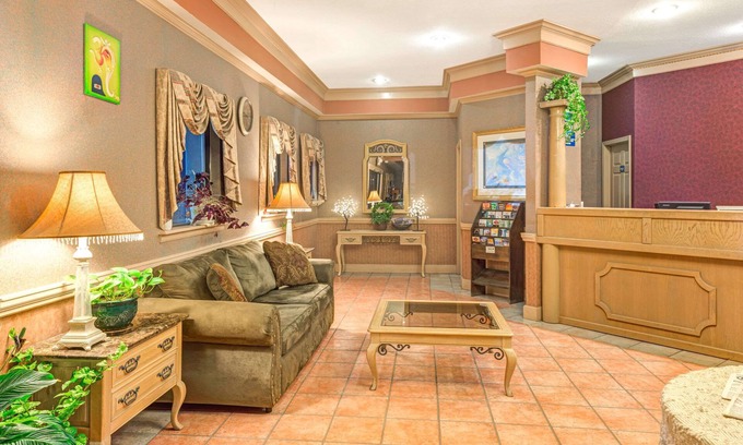 Osceola Hotel | Days Inn & Suites by Wyndham Osceola AR