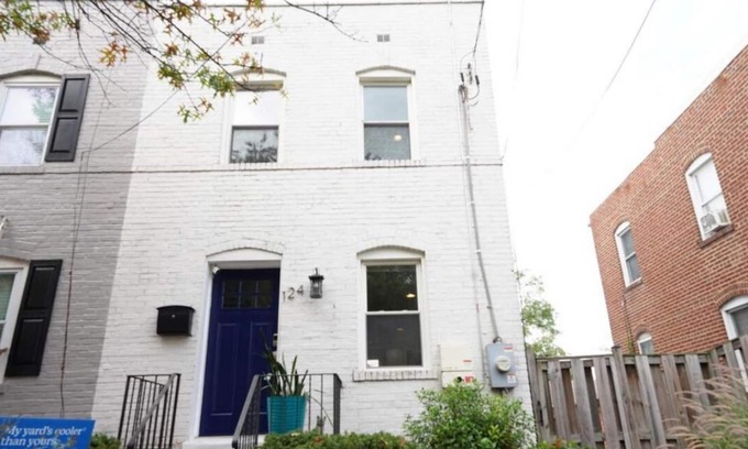 Fort Dupont House | DC Townhome with yard 1 block from blue line metro