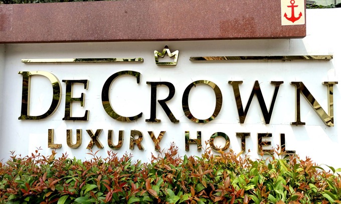 Kakinada Hotel | DE CROWN LUXURY HOTEL
