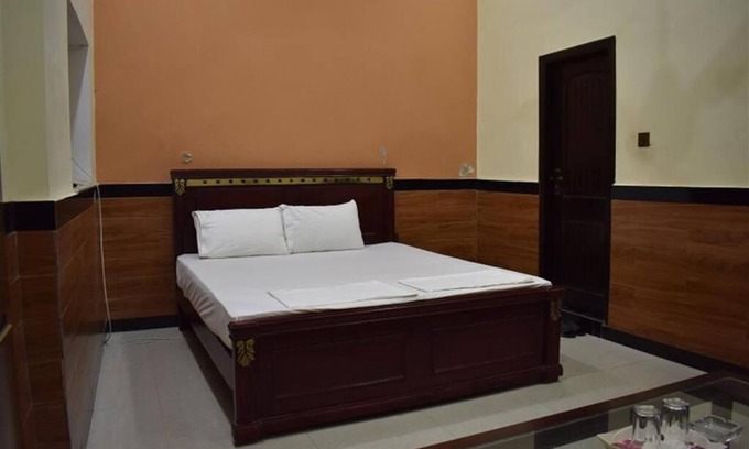Rawalpindi Hotel | De Metro Guest House
