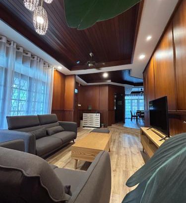 Kuching Villa | De Wooden Bungalow - Stutong Kuching