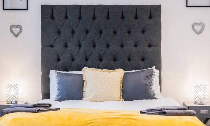 Kirkheaton Apartment | Dealhouse Apartments 11