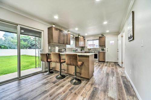 Dearborn Heights House | Dearborn Heights Home about 16 Mi to Downtown Detroit!