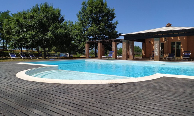 Le Piazze House | Debora's House, apartment in residence with shared pool