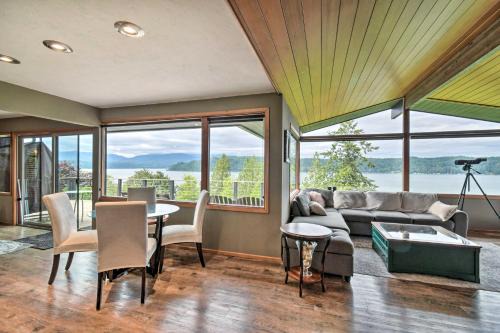 Union House | Deck and Sweeping Views Family Union Home
