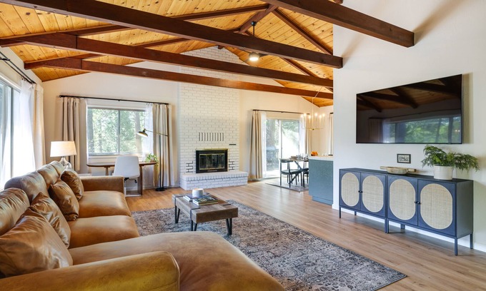 Twain Harte Cabin | Deck & Fire Pit: Stunning Twain Harte Cabin!