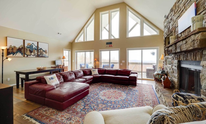 Sugar Mountain House | Deck, Grill & Fire Pit: Sugar Mountain Retreat!