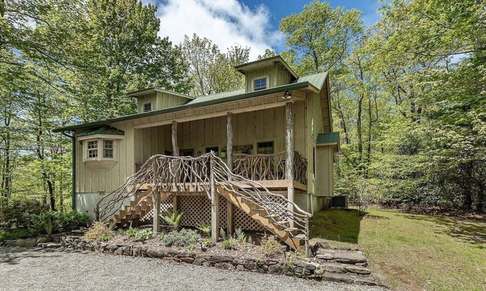 Lake Toxaway Cabin | Deer Lodge - Gorgeous Cabin with Hot Tub & Pickleball - Near Hiking + Waterfalls